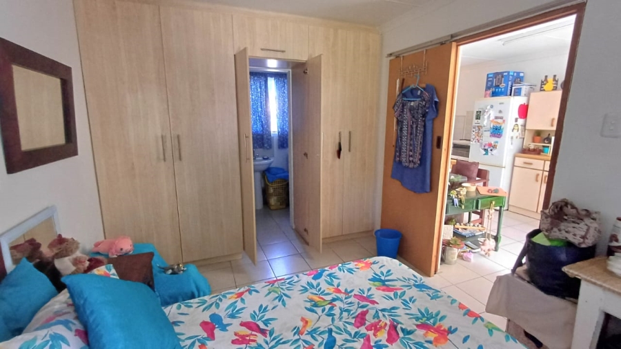 5 Bedroom Property for Sale in Vanes Estate Eastern Cape